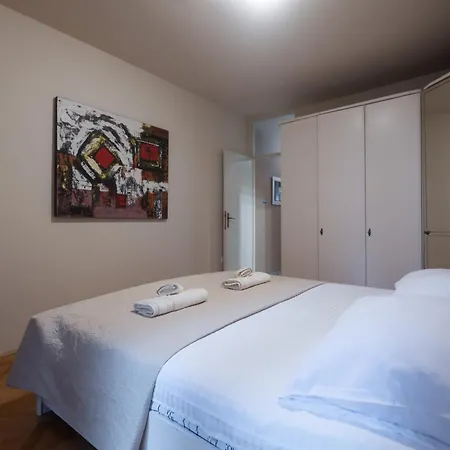 Arancin- Great Location Apartment